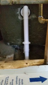 Waste and overflow installation